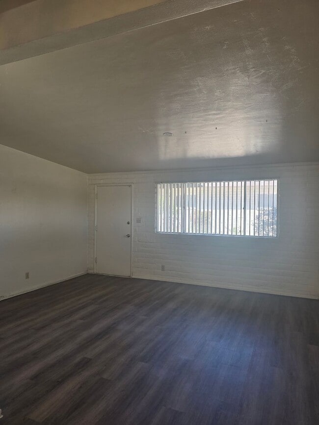 Photo - 3501 E 3rd St Unidad A