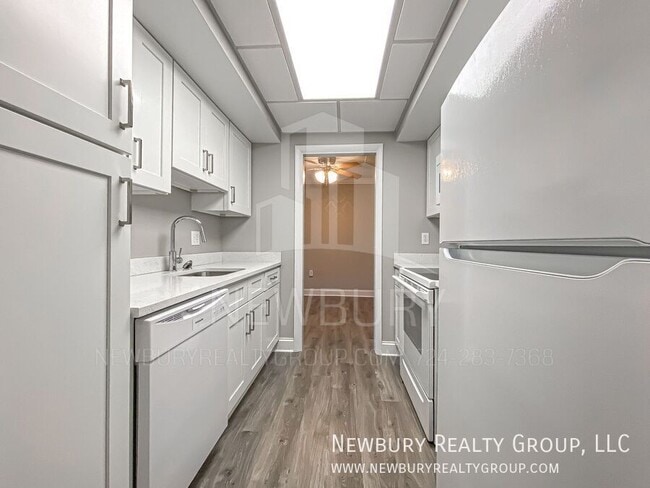 Photo - 530 N Main St