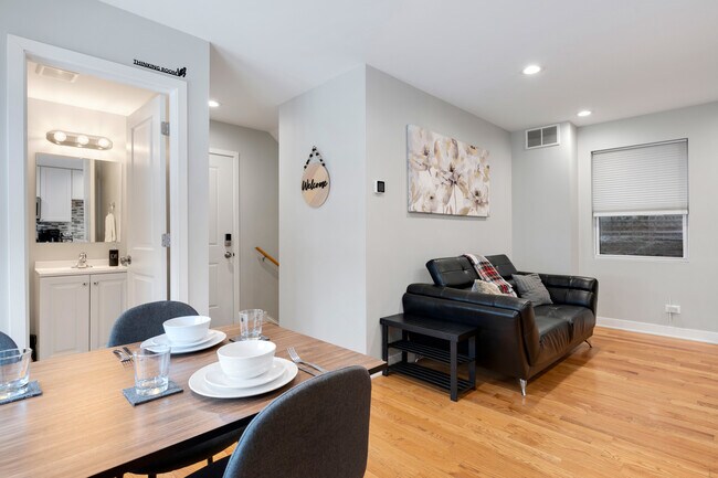 Photo - 2440 W 24th Pl Unidad 1F