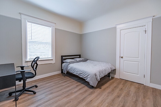 Building Photo - 3228 Adeline