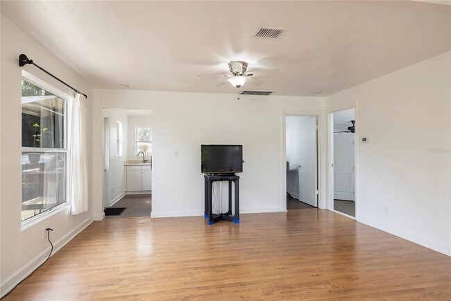 Photo - 2540 18th Ave N