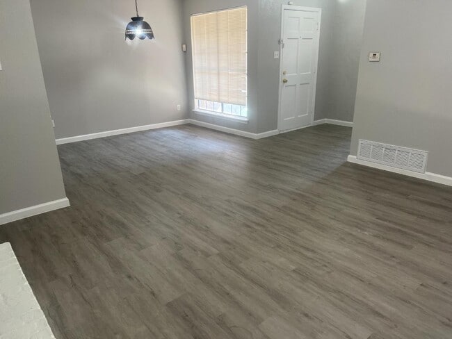 119-121 Wildwood Dr