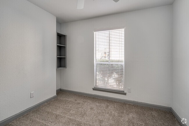 2BR, 1BA - 846SF