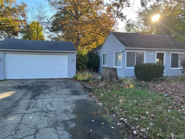 Photo - 5868 N Linville St