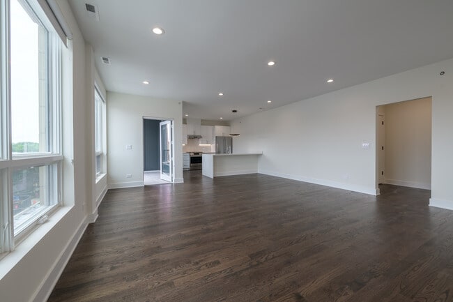 Photo - 3001 N Southport Ave