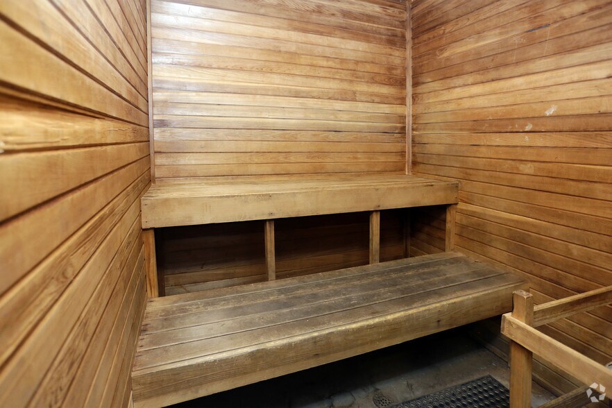 Cheyenne Crossing Apartments For Rent in Colorado Springs, CO