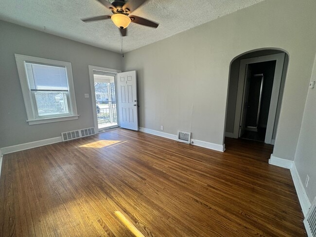 Photo - 3 bedroom, 2 bath in NE Lincoln