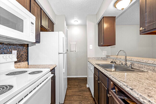 2 BR 2 BA, 800 Sq. Ft.