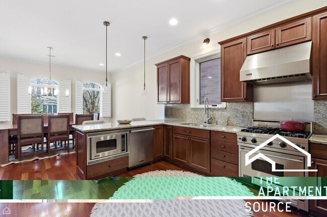 Photo - 952 N Racine Ave