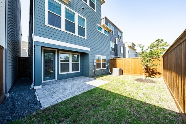 Photo - 10916 Brambling Wood Dr