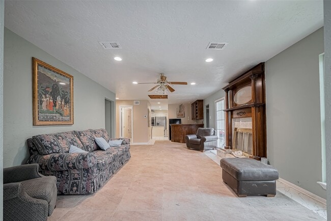 Photo - 4015 Black Locust Dr