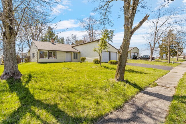 Photo - 79 Penfield Ln