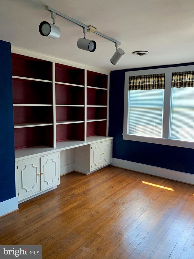 Photo - 219 Waterloo St