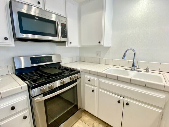 Photo - Charming 3-bedroom 2.5-bathroom Agoura Hil...