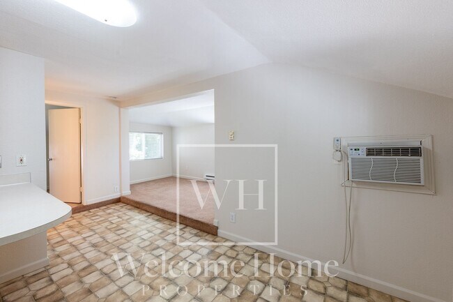 Photo - 115 SE 3rd St Unit 115 SE 3rd St Apt D