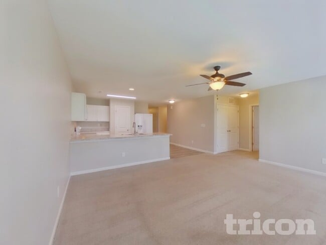 Photo - 567 Scarlet Leaf Ln.