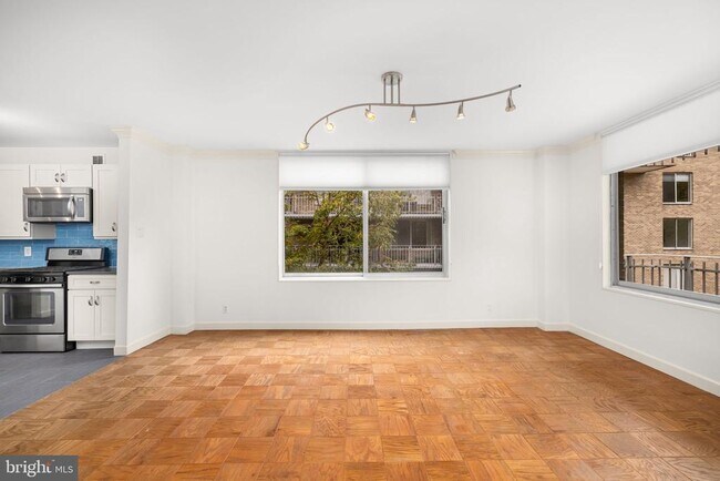 Photo - 4100 Cathedral Ave NW Unit 712