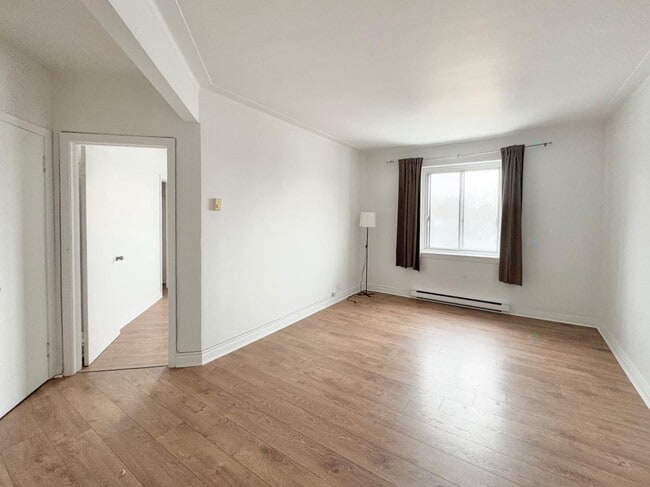 Building Photo - 341 Bd Graham