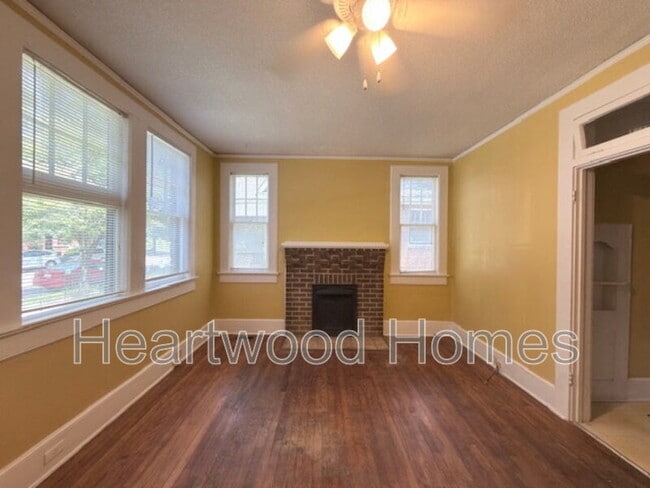 Photo - 1408 Victoria St