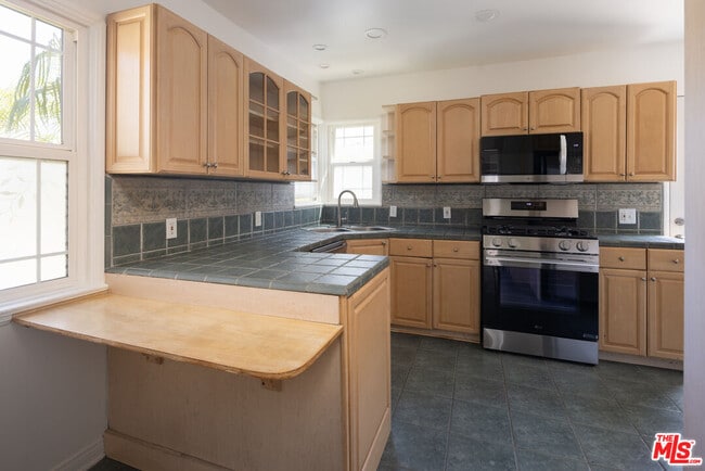 Photo - 8333 Airlane Ave