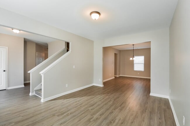 Photo - 4047 Clay Ct SE