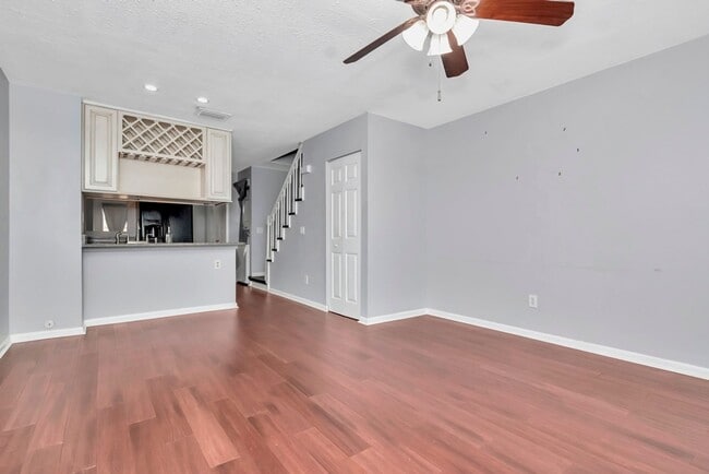 Photo - South Tampa 2 Bedroom w/ Office 2 Bathroom Townhome