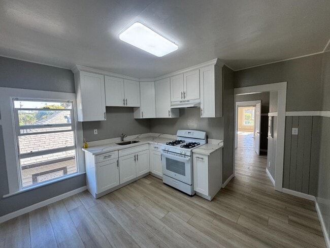 134 N 7th St