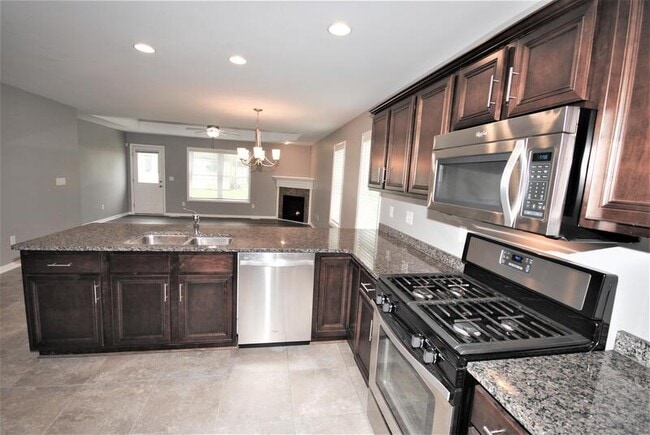 Photo - 4821 E Highland Pkwy