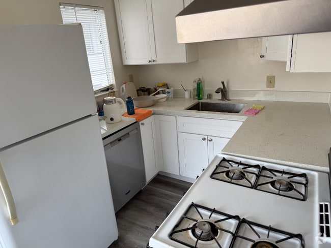 Building Photo - 1810 Euclid Ave Unit 22 Rental