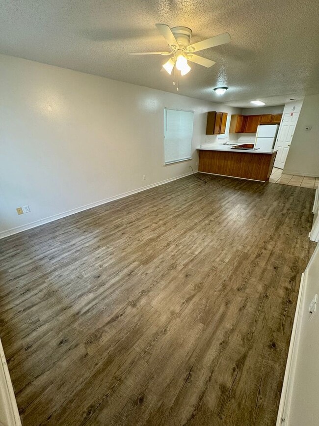 Photo - 575 Florosa Ct