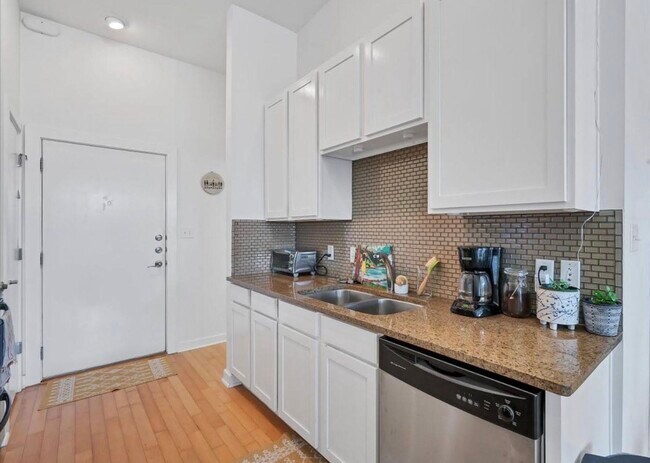 Photo - 2931 E 12th St Unit 2931 E 12th Street #306, Austin, Texas 78702