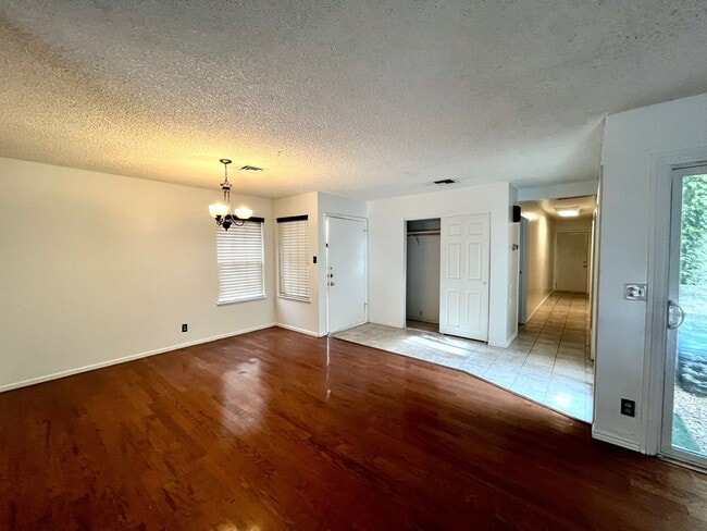 Photo - 3 Bedroom Townhouse with 2 Car Garage