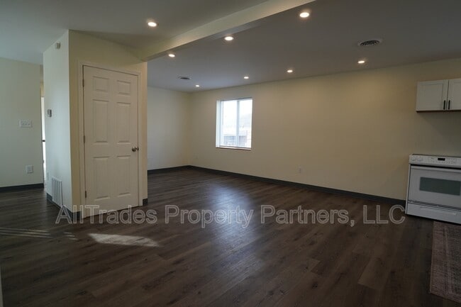 Photo - 408 Cavitt Ave