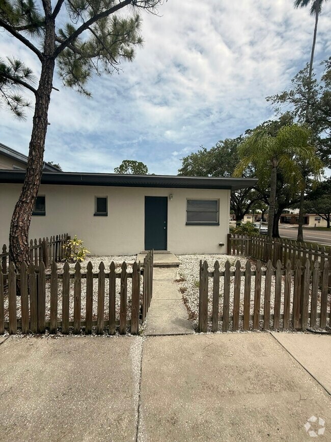 Building Photo - 64 Davis Blvd Unit 1 Rental