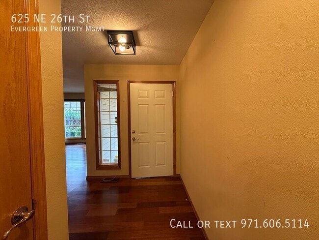 Photo - 625 NE 26th St