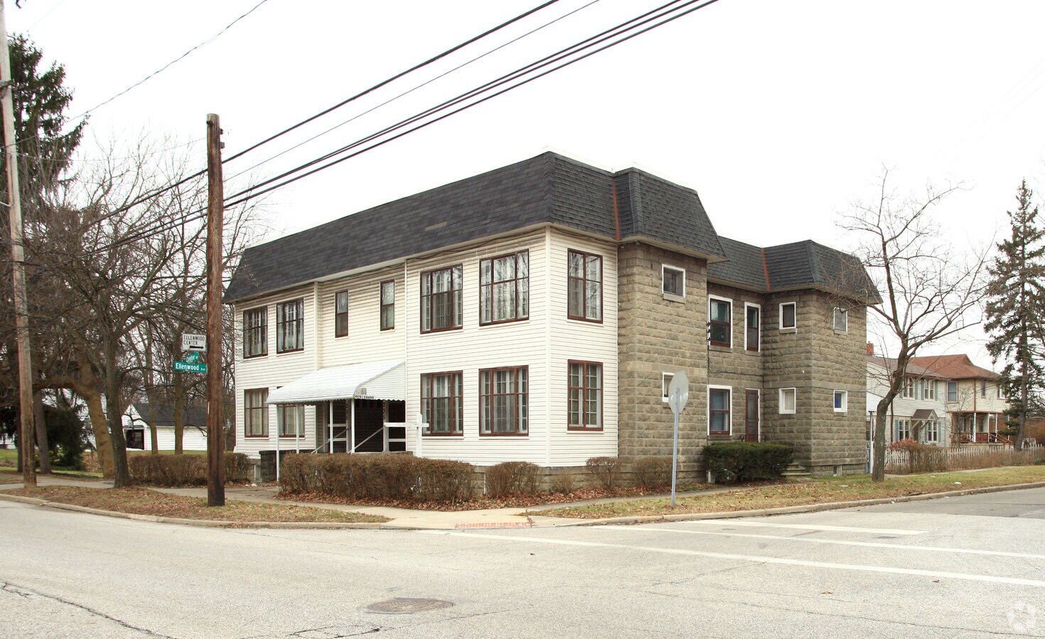 Photo - 235 Center Rd Apartments