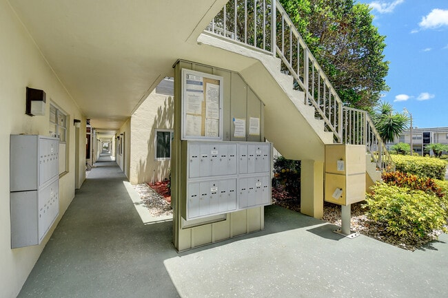 Photo - 318 Monaco Blvd Unidad G