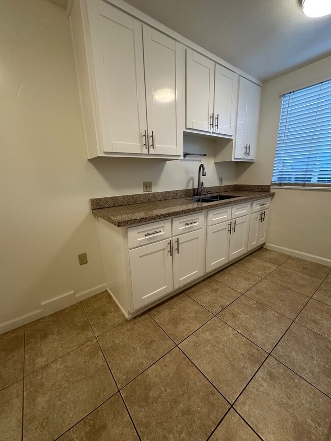 Photo - 2320 W 24th St