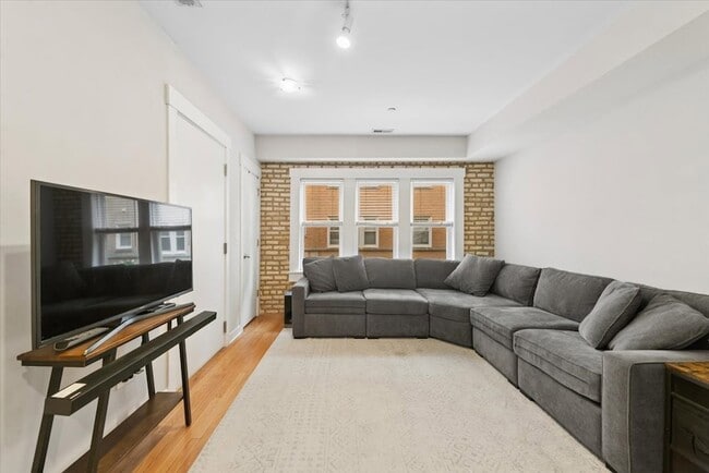 Photo - 2541 Prairie Ave