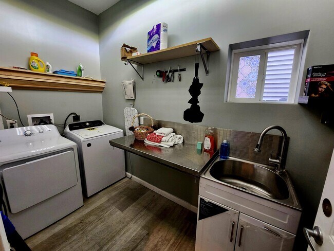 4472 State Rd Unidad Loft 2