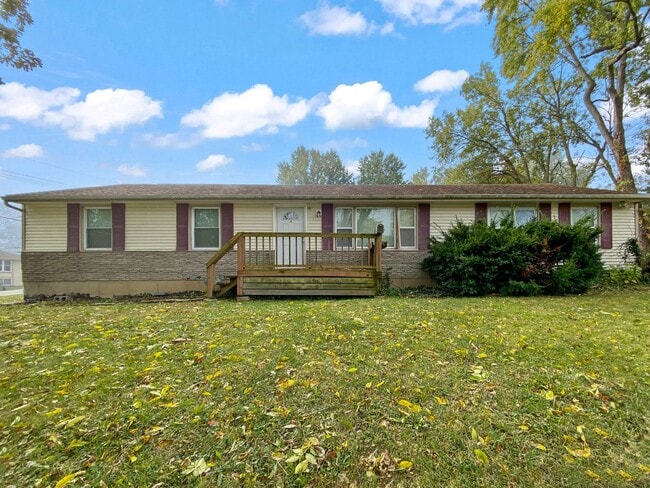 Building Photo - Stunning 4-Bed, 2.5-Bath Corner Lot Home with Modern Upgrades & Detached Garage – Move-In Ready!