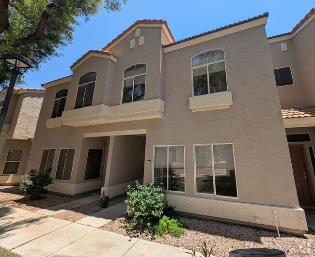 Building Photo - 3 Bedroom Townhome at Townes at Southpark ...