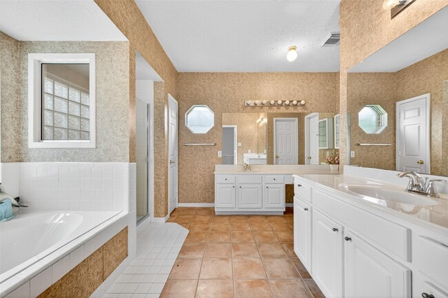 Photo - 11931 McKinney Falls Ln