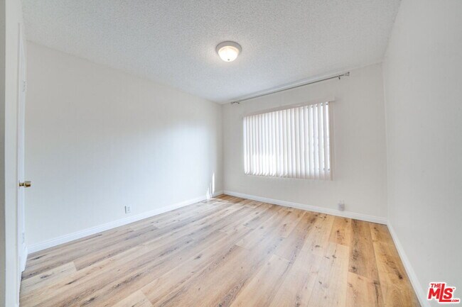 Photo - 1247 22nd St Unit 5