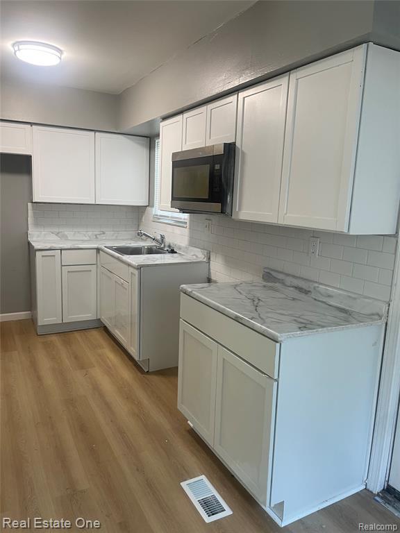 Photo - 28148 Fairfax St