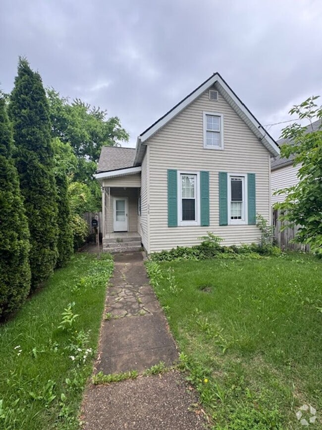 Building Photo - 658 E Franklin St Rental
