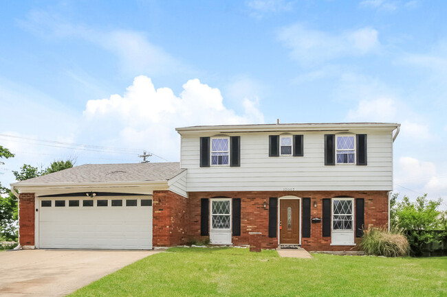 Cozy 4 Bedroom Home - Cozy 4 Bedroom Home