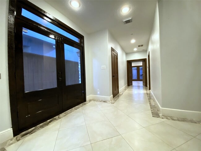 Photo - 1012 Crocker St