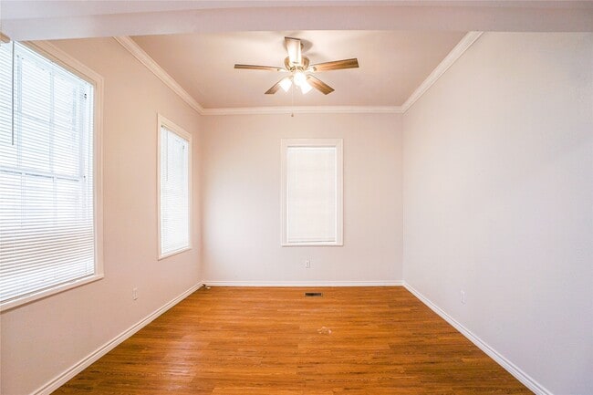 Photo - 1412 Postoffice St