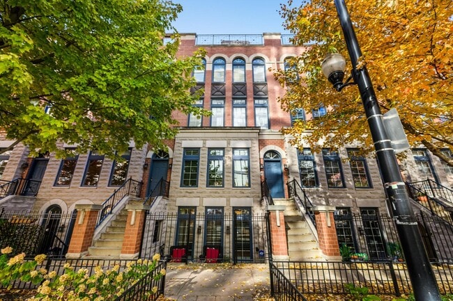 Photo - 363 W Superior St